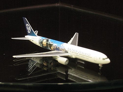 紐西蘭航空 B767-300ER魔戒彩繪機:亞拉岡與亞玟 - 第6張圖 紐西蘭航空 B767-300ER魔戒彩繪機:亞拉岡與亞玟