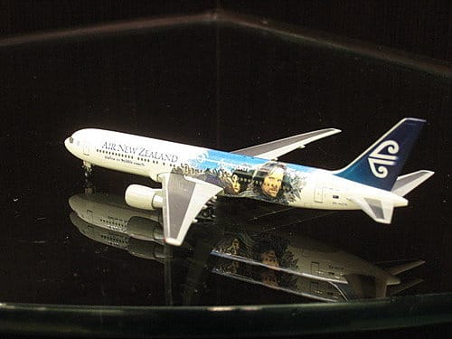 紐西蘭航空 B767-300ER魔戒彩繪機:亞拉岡與亞玟 - 第4張圖 紐西蘭航空 B767-300ER魔戒彩繪機:亞拉岡與亞玟