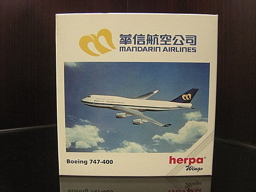 華信航空 B747-400