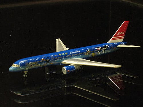 遠東航空 B757-200統一童盟國彩繪機
