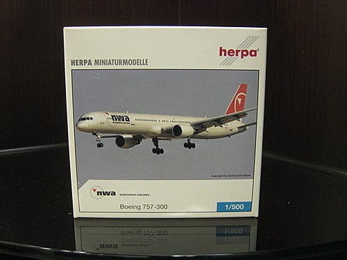 西北航空 B757-300