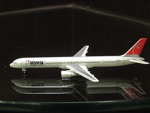 西北航空 B757-300