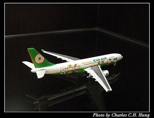 長榮航空 A330-200 Hello Kitty一代彩繪機 - 第5張圖 長榮航空 A330-200 Hello Kitty一代彩繪機