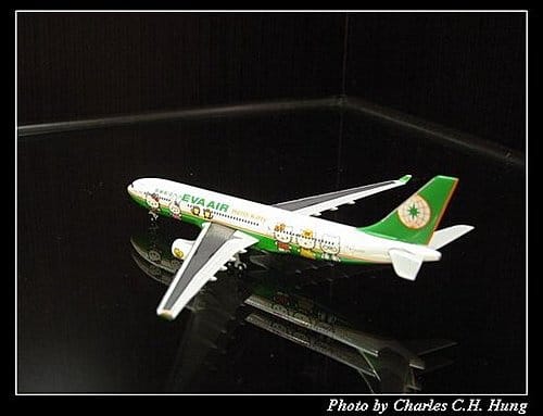 長榮航空 A330-200 Hello Kitty一代彩繪機 - 第4張圖 長榮航空 A330-200 Hello Kitty一代彩繪機