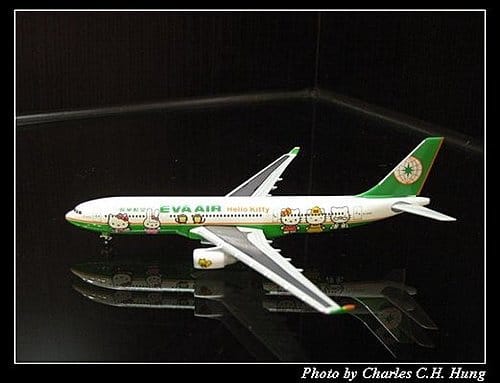長榮航空 A330-200 Hello Kitty一代彩繪機 - 第3張圖 長榮航空 A330-200 Hello Kitty一代彩繪機