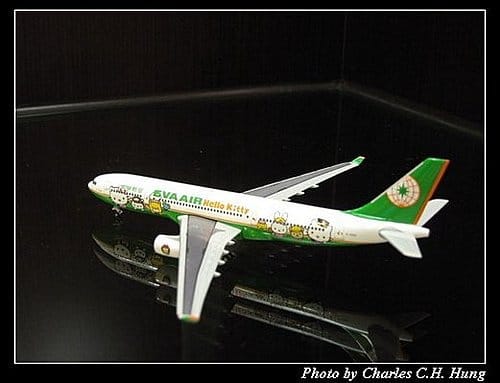 長榮航空 A330-200 Hello Kitty二代彩繪機 - 第4張圖 長榮航空 A330-200 Hello Kitty二代彩繪機