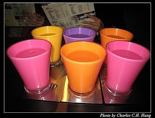 台北新店–抱飲抱食