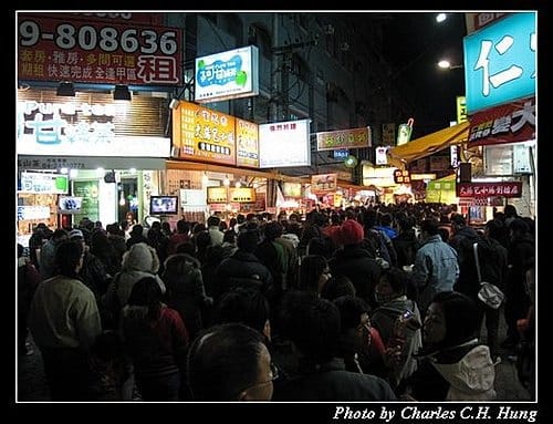 台中市–元旦的逢甲夜市