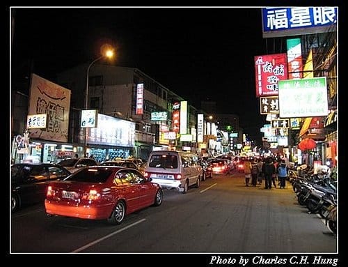 台中市–元旦的逢甲夜市