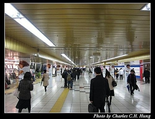 日本東京–Day 2–JR山手線新宿站