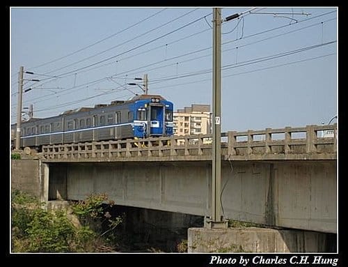頭前溪橋拍火車