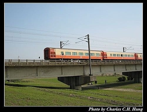 頭前溪橋拍火車