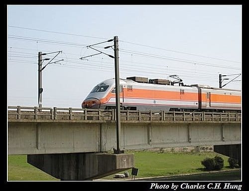 頭前溪橋拍火車