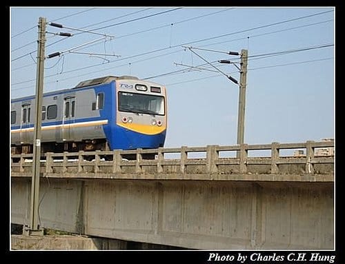 頭前溪橋拍火車