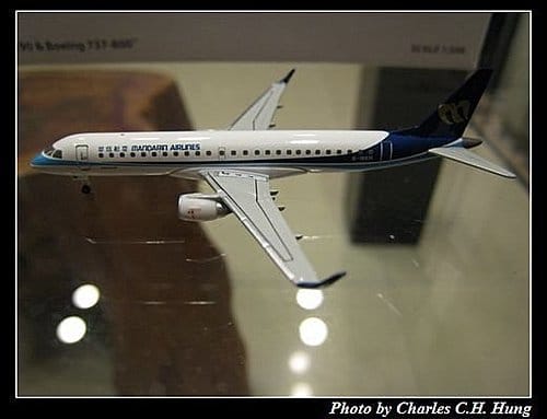 華信航空 B737-800 + ERJ-190