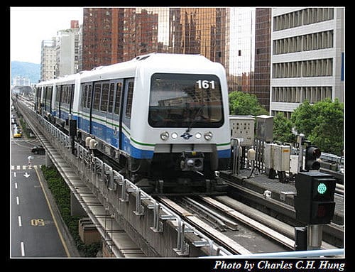 台北捷運內湖線初體驗（松山機場站）
