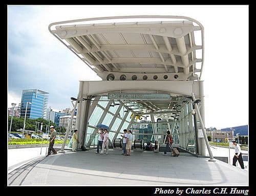 台北捷運內湖線初體驗（松山機場站）