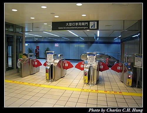 台北捷運內湖線初體驗（松山機場站）
