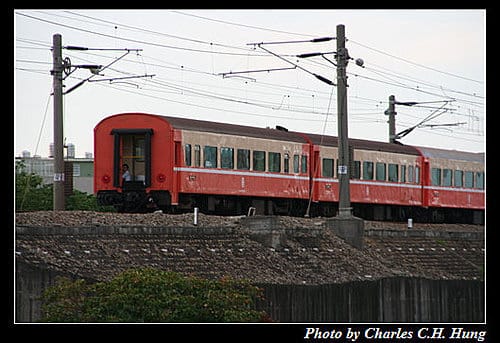 頭前溪橋拍火車，目標：太魯閣號