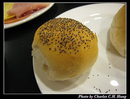 荷德比法–Day 3–Holiday Inn早餐