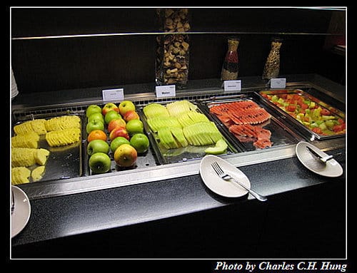 荷德比法–Day 3–Holiday Inn早餐