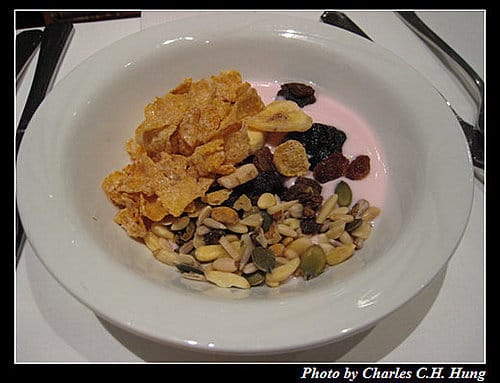 荷德比法–Day 4–RAMADA早餐