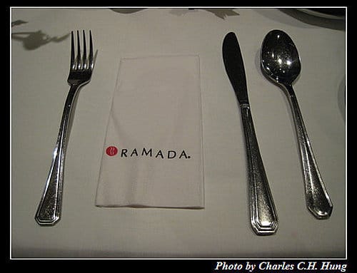 荷德比法–Day 4–RAMADA早餐
