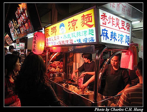 台北市–士林夜市：家鄉涼麵臭豆腐
