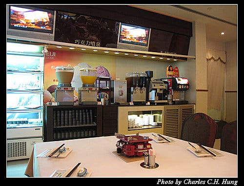 高雄市–饌巴黎國際百匯連鎖餐廳（高雄夢時代會館）