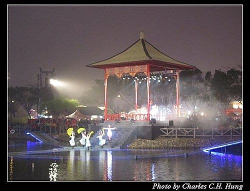苗栗竹南–擠到爆卻很精彩的2011台灣燈會