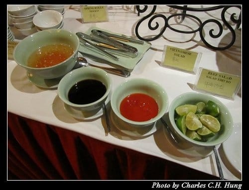 北越下龍灣–Day 2–晚餐：船上西越式BUFFET自助晚宴