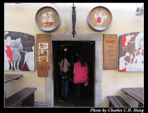 奧地利捷克–Day 4–午餐：Krčma v Šatlavské 地窖餐廳