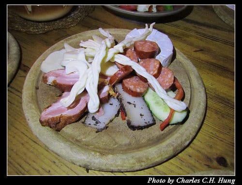 奧地利捷克–Day 4–午餐：Krčma v Šatlavské 地窖餐廳