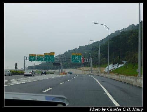 漫步在雲端–國道一號五股楊梅高架橋（五楊高架）行駛記實