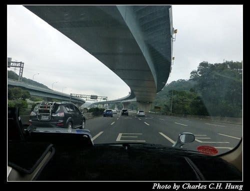 漫步在雲端–國道一號五股楊梅高架橋（五楊高架）行駛記實