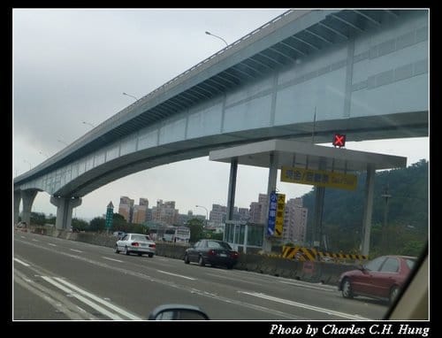 漫步在雲端–國道一號五股楊梅高架橋（五楊高架）行駛記實