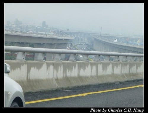 漫步在雲端–國道一號五股楊梅高架橋（五楊高架）行駛記實