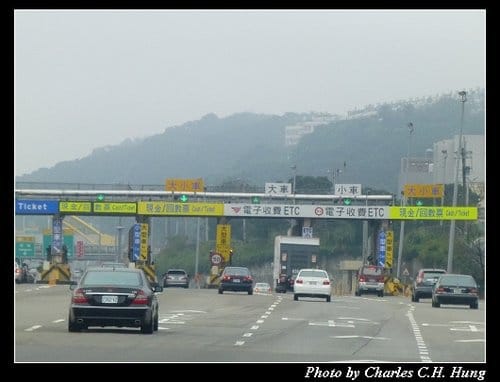 漫步在雲端–國道一號五股楊梅高架橋（五楊高架）行駛記實