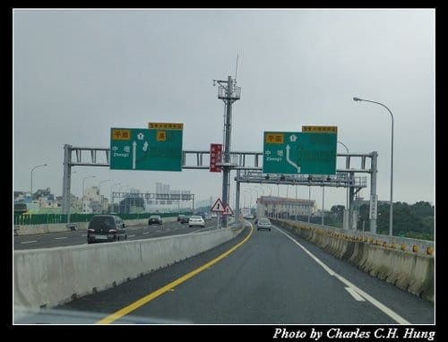 漫步在雲端–國道一號五股楊梅高架橋（五楊高架）行駛記實
