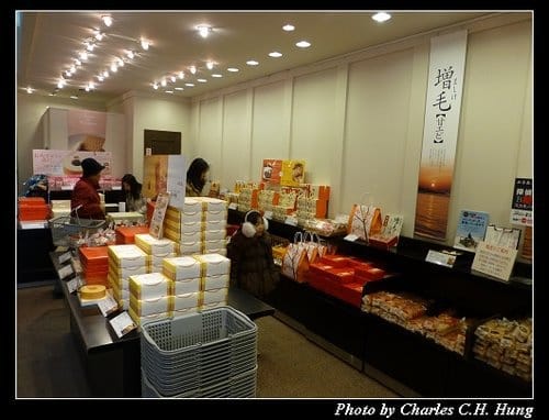 晚冬北海道–Day 2–小樽堺町通散策（LeTAO、北一硝子工藝館、六花亭、北菓樓、小樽オルゴール堂、古老蒸氣鐘、銀の鐘）
