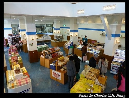 晚冬北海道–Day 2–小樽堺町通散策（LeTAO、北一硝子工藝館、六花亭、北菓樓、小樽オルゴール堂、古老蒸氣鐘、銀の鐘）
