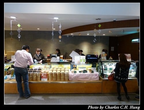 晚冬北海道–Day 2–小樽堺町通散策（LeTAO、北一硝子工藝館、六花亭、北菓樓、小樽オルゴール堂、古老蒸氣鐘、銀の鐘）