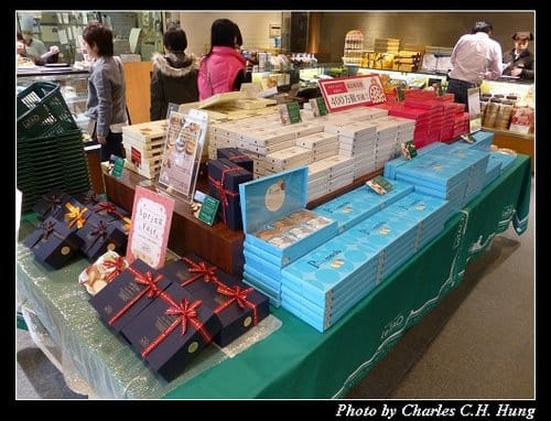 晚冬北海道–Day 2–小樽堺町通散策（LeTAO、北一硝子工藝館、六花亭、北菓樓、小樽オルゴール堂、古老蒸氣鐘、銀の鐘）