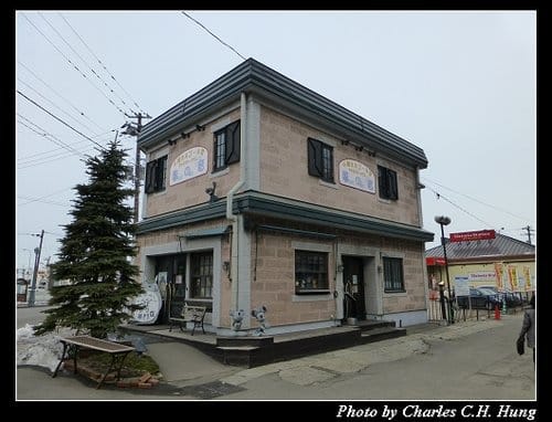 晚冬北海道–Day 2–小樽堺町通散策（LeTAO、北一硝子工藝館、六花亭、北菓樓、小樽オルゴール堂、古老蒸氣鐘、銀の鐘）