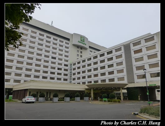 Holiday Inn_01.jpg
