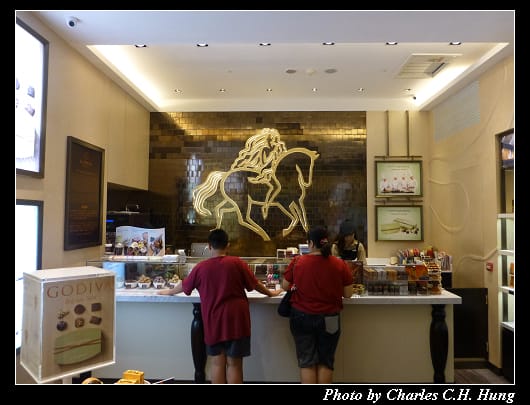 GODIVA_04.jpg GODIVA_04.jpg