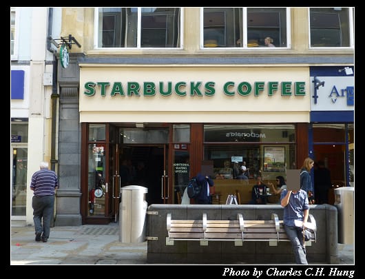 Starbucks_01.jpg Starbucks_01.jpg