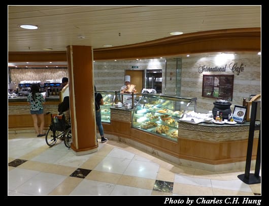 Plaza_06.jpg Plaza_06.jpg