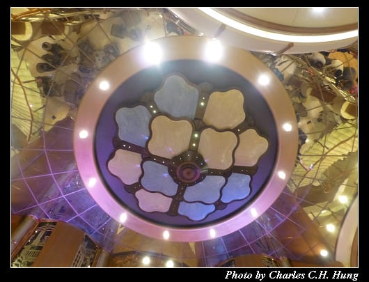 Plaza_03.jpg Plaza_03.jpg