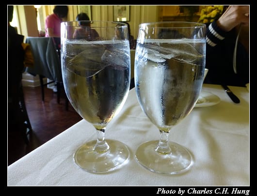 Dining_15.jpg